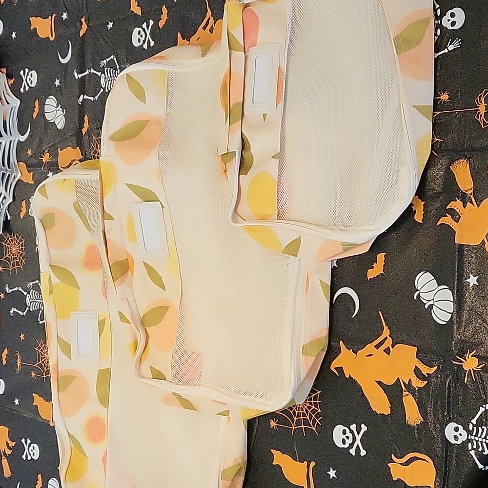 Nwot 3 Peice Calpak Luggage Bags.